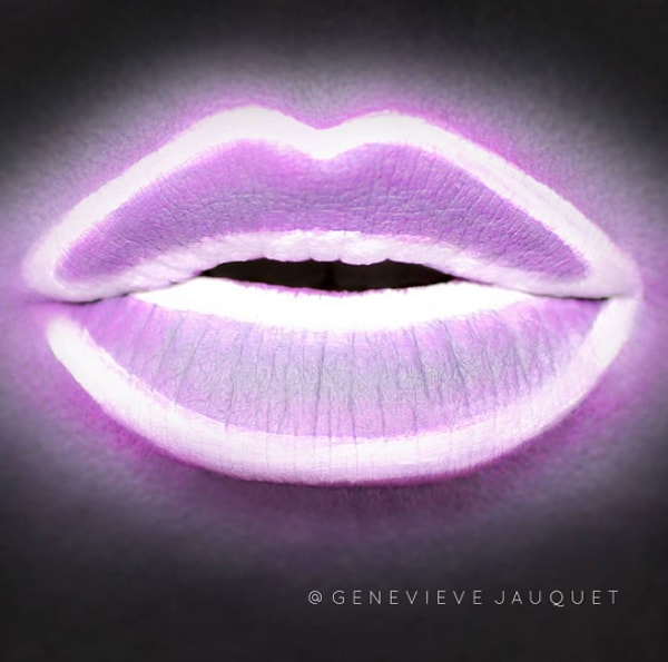 3. Конечно, мы и раньше видели некоторые эксперименты в стиле неонового макияжа, но теперь визажисты подняли его на совершенно новый уровень!