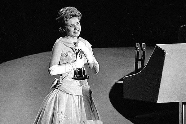 13. Gelmiş geçmiş en kısa Oscar konuşması 1962’de Patty Duke tarafından yapıldı.