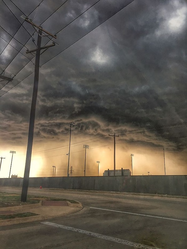 10. Буря, поглощающая все вокруг