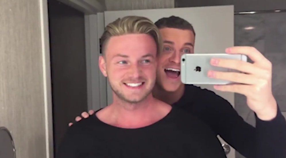 Makyaj Yapıp Güzelleşen Kadınlara Erkeklerden Misilleme: Peruk Takıp Yakışıklı Olan Erkekler