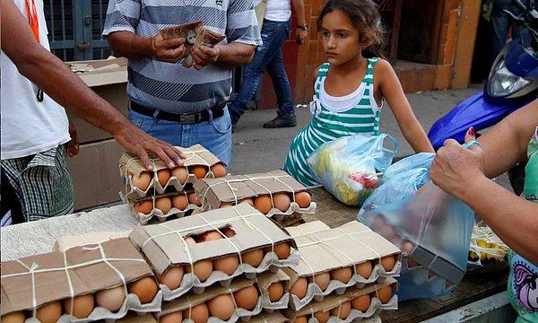 Venezuela Caracas'ta basit bir kahvaltı yapmanın maliyeti ortalama günlük maaştan daha fazla.