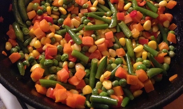 9. Овощи по-мексикански с сосисками