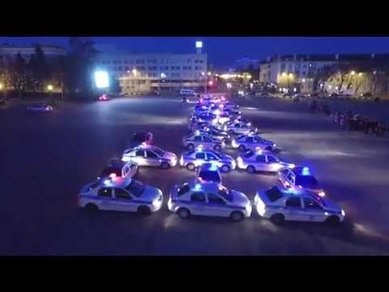 Вот так креативно ДПС Белгорода поздравила жительниц с 8 марта