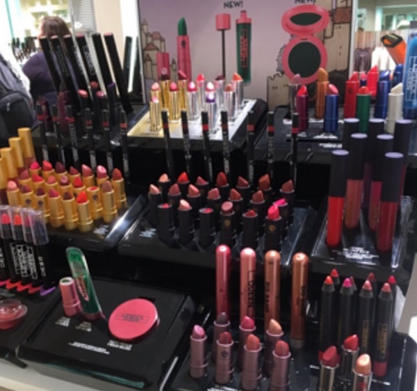 9. Брать тестеры в магазинах и наносить их прямо на лицо