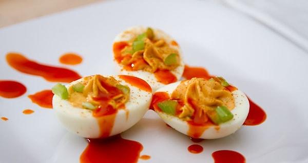 2. Yumurtayı sadece kahvaltıda ikram edeceğinizi düşünüyorsanız, yanılıyorsunuz!