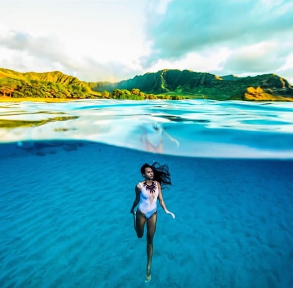 4. Рэй никогда не засекает время, как долго она может задерживать дыхание под водой, и доверяет подводную съемку только знакомым фотографам