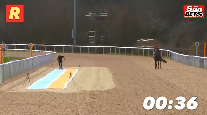 İngiliz Sprinter Dwain Chambers 100 Metrede Atla Yarıştı