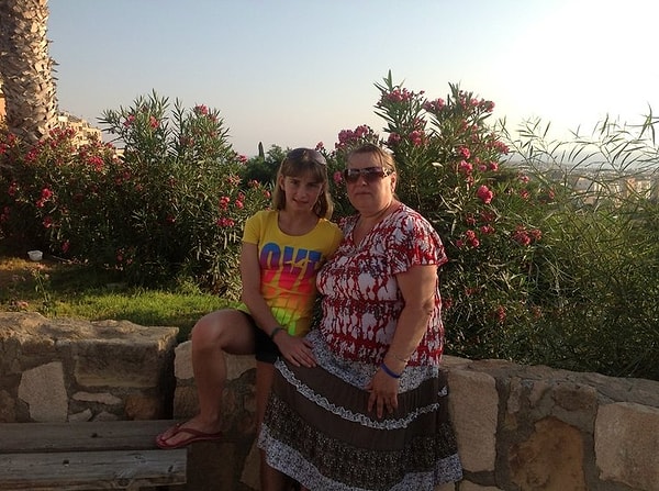 9. Все имущество семьи было записано либо на старших братьев, либо на родителей