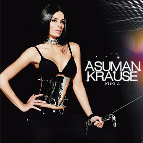 6. Kariyerine mankenlik yaparak başlayan Asuman Krause sonrasında şarkıcılığa geçti. Orada da aradığını bulamayan Asuman, kariyerine sunucu olarak devam etmekte...