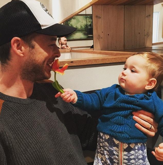 25. Aussie comedian Hamish Blake accepting a flower from his kid, Sonny.