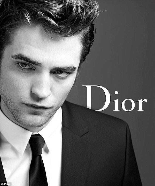 3. Vampir demişken, 12 yaşında modellik yapmaya başlayan Robert Pattinson, bir kaç yıl bu sektörde çalıştıktan sonra mankenliği bırakmıştı.