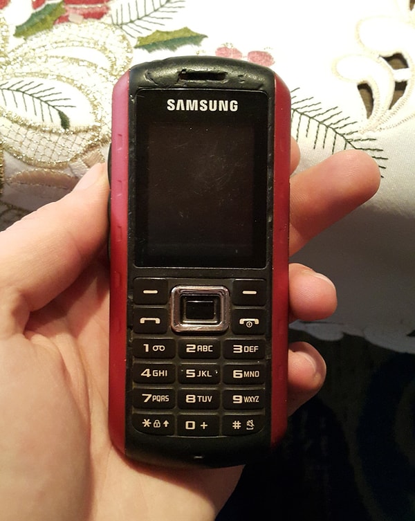 10. "Мой папа попросил меня поместить Вайбер в его телефон".