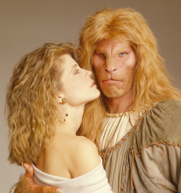 13. И наконец, сериал из 80-х. Тут Красавица оказалась в заложницах у Чудовища, который похож на женщину-кошку, сделавшую слишком много пластических операций