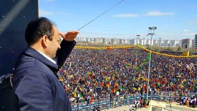 Şanlıurfa milletvekili Osman Baydemir ve Mardin Büyükşehir Belediyesi Eş Başkanı görevinden alınan Ahmet Türk katılımcılara hitap etti.