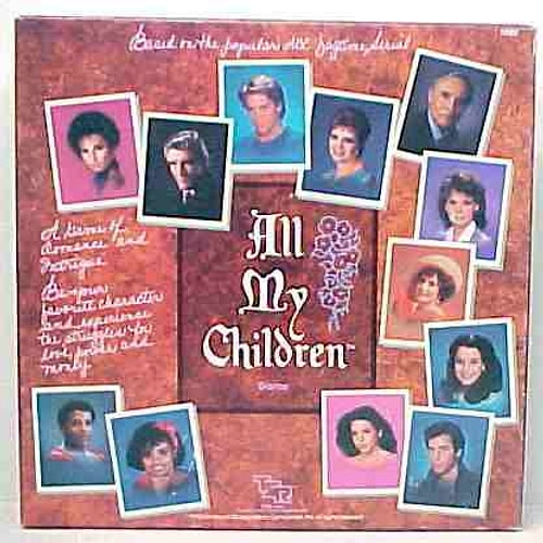 "Friends"teki 6 karakterin ismi de 1970-2011 arasında yayınlanan "All My Children" dizisindeki karakterlerden alınmış.