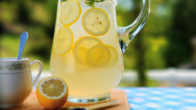 1. Limon+Limon Kabuğu+Toz Şeker+Su+Buz