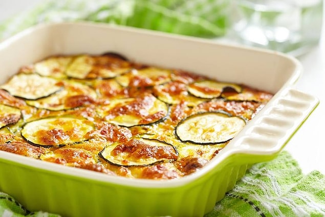 6. Patatesi bir kenara bırakalım kabaklı graten yapalım!