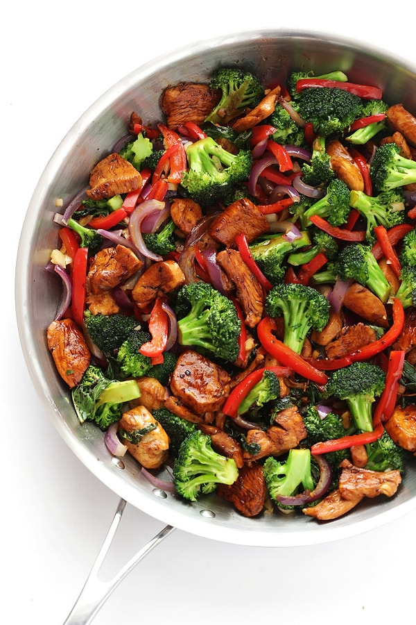 2. Курица с базиликом по-тайски