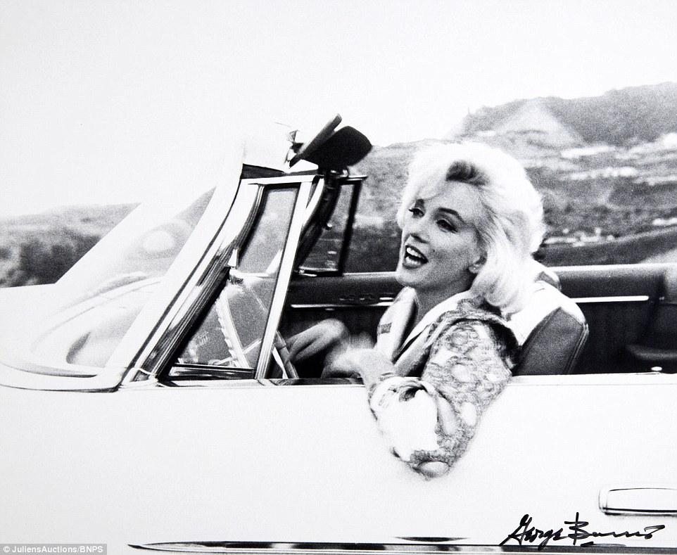 Monroenun Elbisesine 4,6 Milyon Dolar - Son Dakika Haberleri