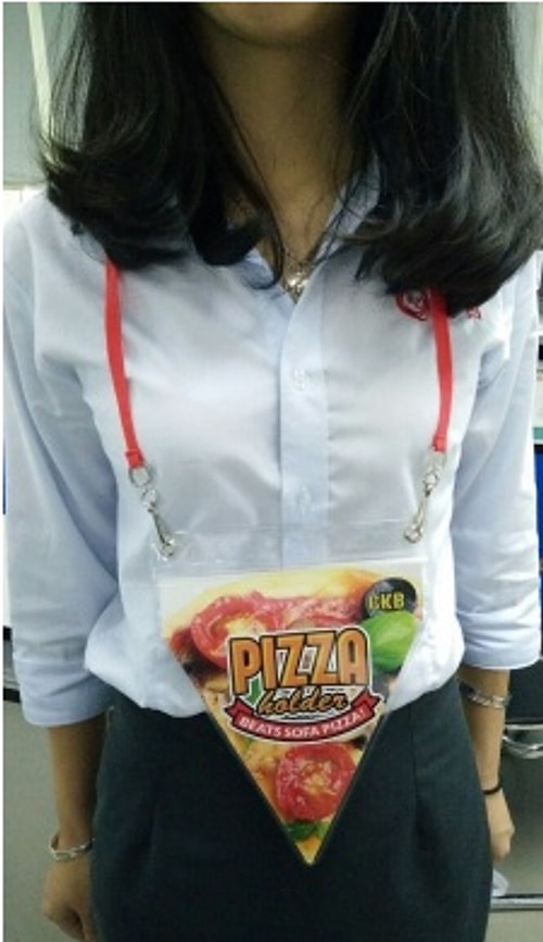 Sık sık bir şeyler yemeye ihtiyaç duyanlar ve pizzamı yanımdan ayırmam diyenler için pizza kesesi.😂🍕