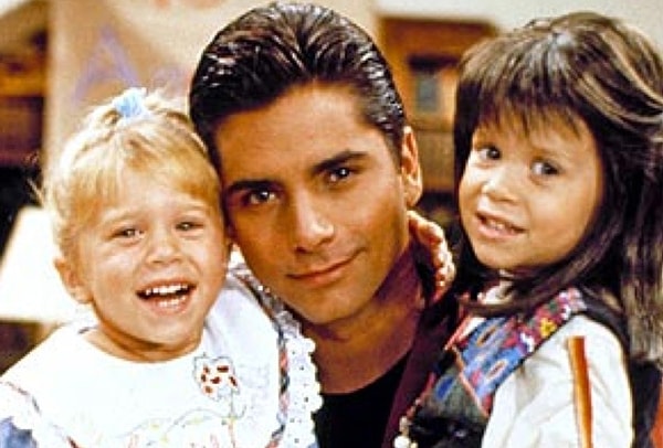 7. Пока близняшки снимались в "Полном доме", у них выпали молочные зубы, и они были вынуждены носить зубные протезы.