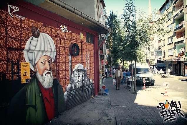 İstanbul temasını sıkça kullanan Boyalı Eller sadece sokakları şenlendirmiyor. Gençlerin en büyük sorunu uyuşturucu belasından onları kurtarmak ve güzel bir hobi edindirmek için grafiti eğitimleri de veriyor.