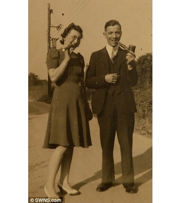 8. Пара встречалась два года, а потом они решили пожениться