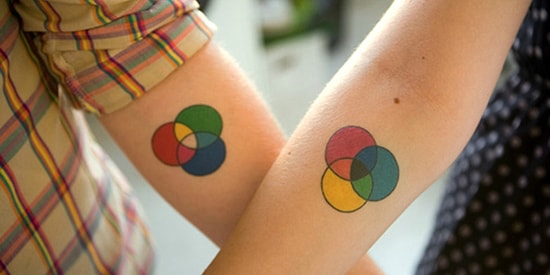 15 креативных идей татуировок для влюблённых