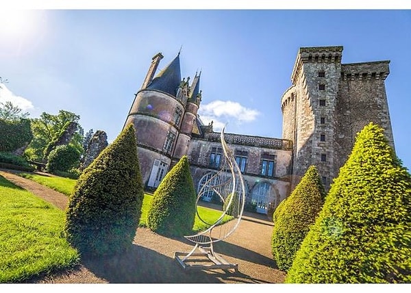 10. ... А выйдя на улицу, увидеть это