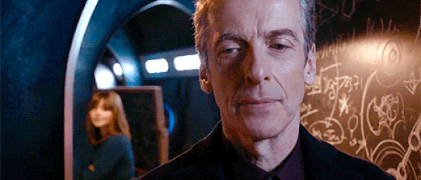 11. Питер Капальди, играющий двенадцатого Доктора Кто, появлялся в этом сериале в эпизоде "Огни Помпеи". Там он был Цецилием