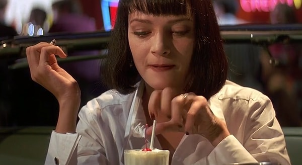 8. А вы тоже, потягивая серьезный коктейль из трубочки в солидном баре, хотите подуть в нее и посмотреть на пузырьки? Ведь мамы-то, которая заругает, рядом нет…