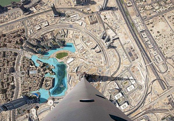 16. Dubai'de bulunan dünyanın en uzun binası: ''Burç Halife''.