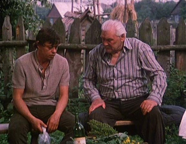 10. "Доведете скоро страну – на улицу выйдешь и..." (к\ф "Белые росы")