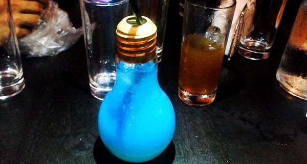 13. Коктейль? Вы получите его только в лампочке!