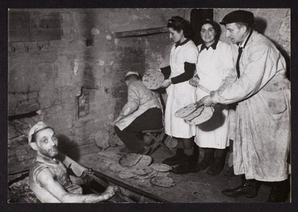 1940, Pide pişirmek