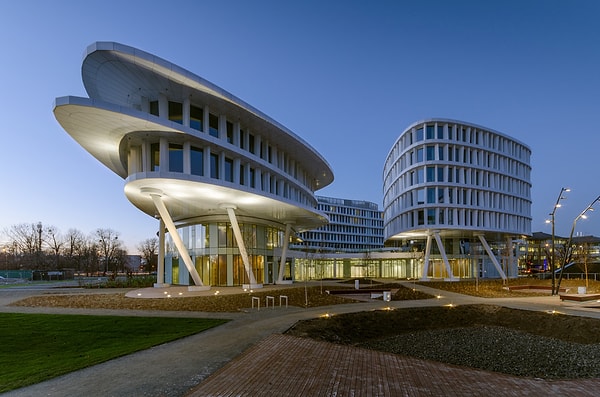 25. Скучно, грустно и уродливо