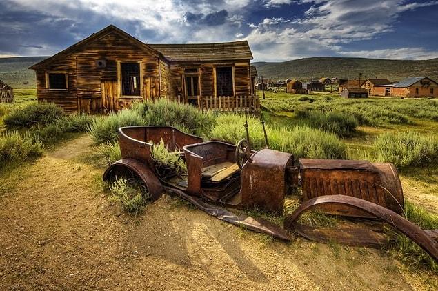 1. The ghost town of Bodie in California, USA