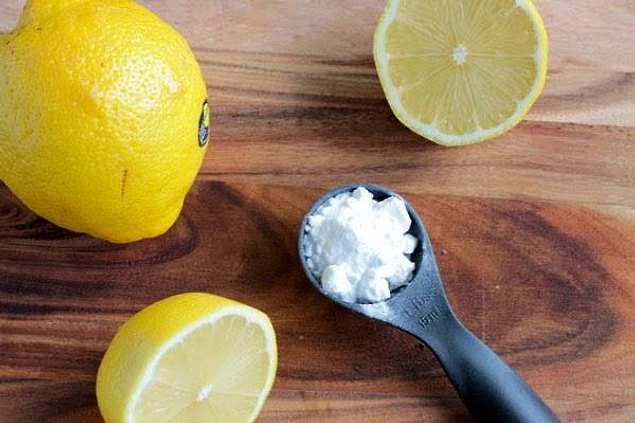 En çok bilinen yöntem: Limon ve Karbonat