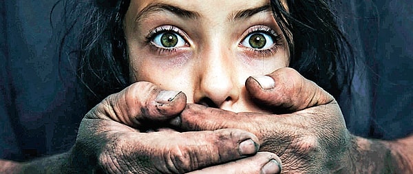 1. В некоторых патриархальных сообществах все еще практикуется жестокость, применяемая к девочкам и женщинам