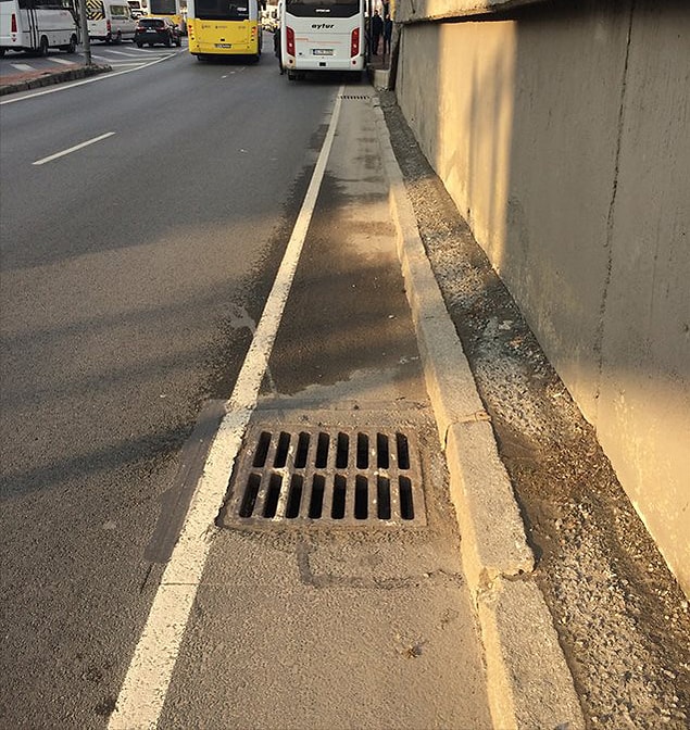 5. Sizi kara delik gibi içine çeken katil mazgallar