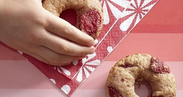 3. Цельнозерновые донаты с малиной