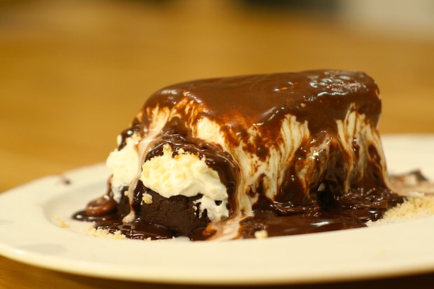 tum dunyanin bildigi efsanelesmis 13 fransiz tatlisi