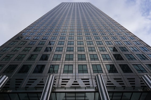 11. One Canada Square gökdeleni.