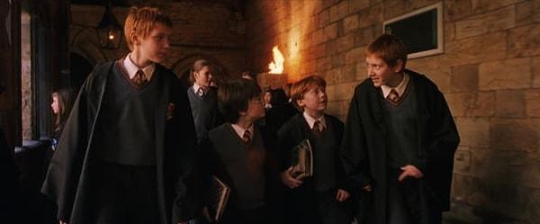 3. Fred ve George, 13 yaşında farkında bile olmadan Voldemort'u trollüyordu.