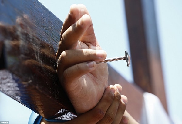 В целом практика самобичевания присуща католикам по всему миру.