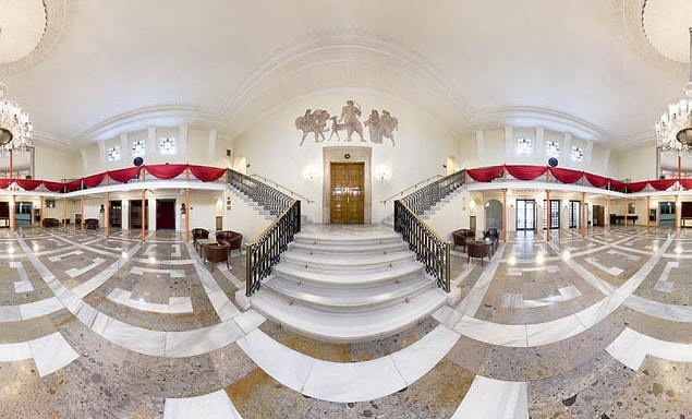 5. Panoramik bir görüntü ile Devlet Opera ve Balesi Binası içi
