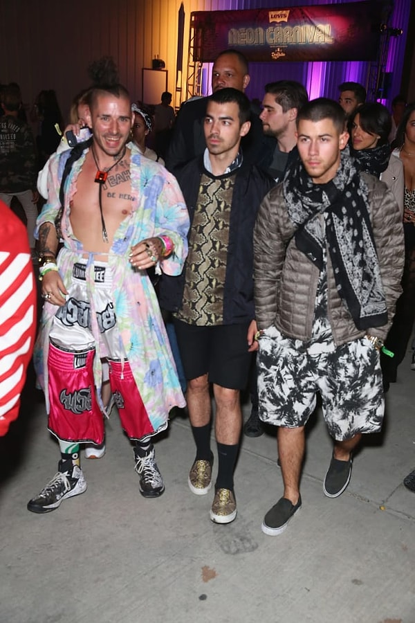 10. Кол Уитл, Джо Джонас и Ник Джонас