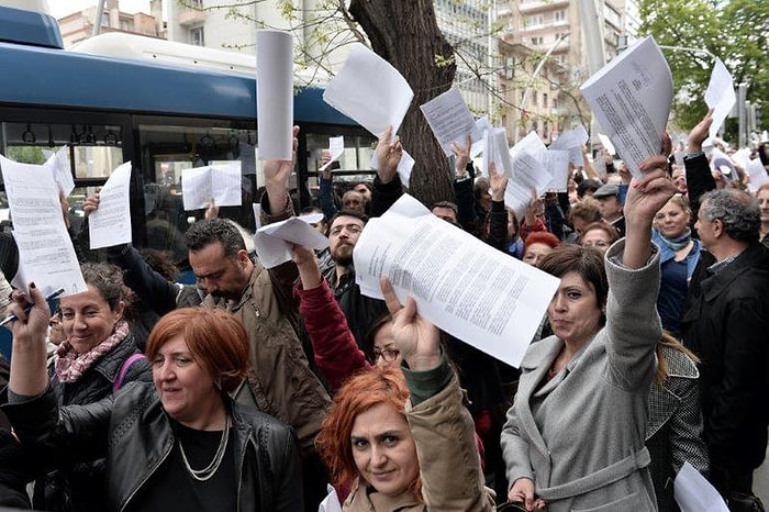 Uzun Kuyruklar Oluştu: 11 Karede YSK Önündeki İtirazlar