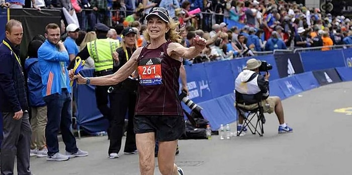 Boston Maratonu'nda Koşup Tarihe Geçen İlk Kadın Kathrine Switzer 50 Yıl Sonra Yine Koştu