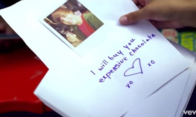 10. Justin Bieber created a scavenger hunt in "One Less Lonely Girl" and wrote this note.